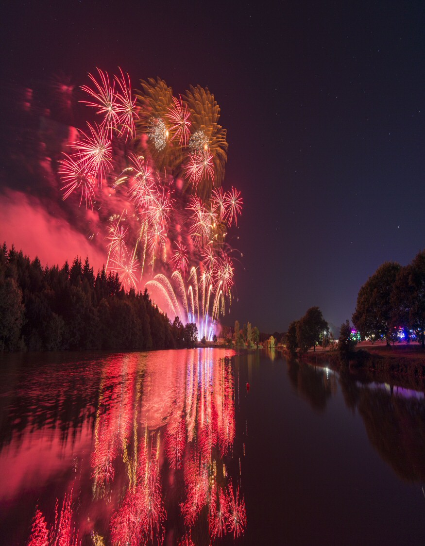 Firework bursts and sparkling trails at Ragley Hall